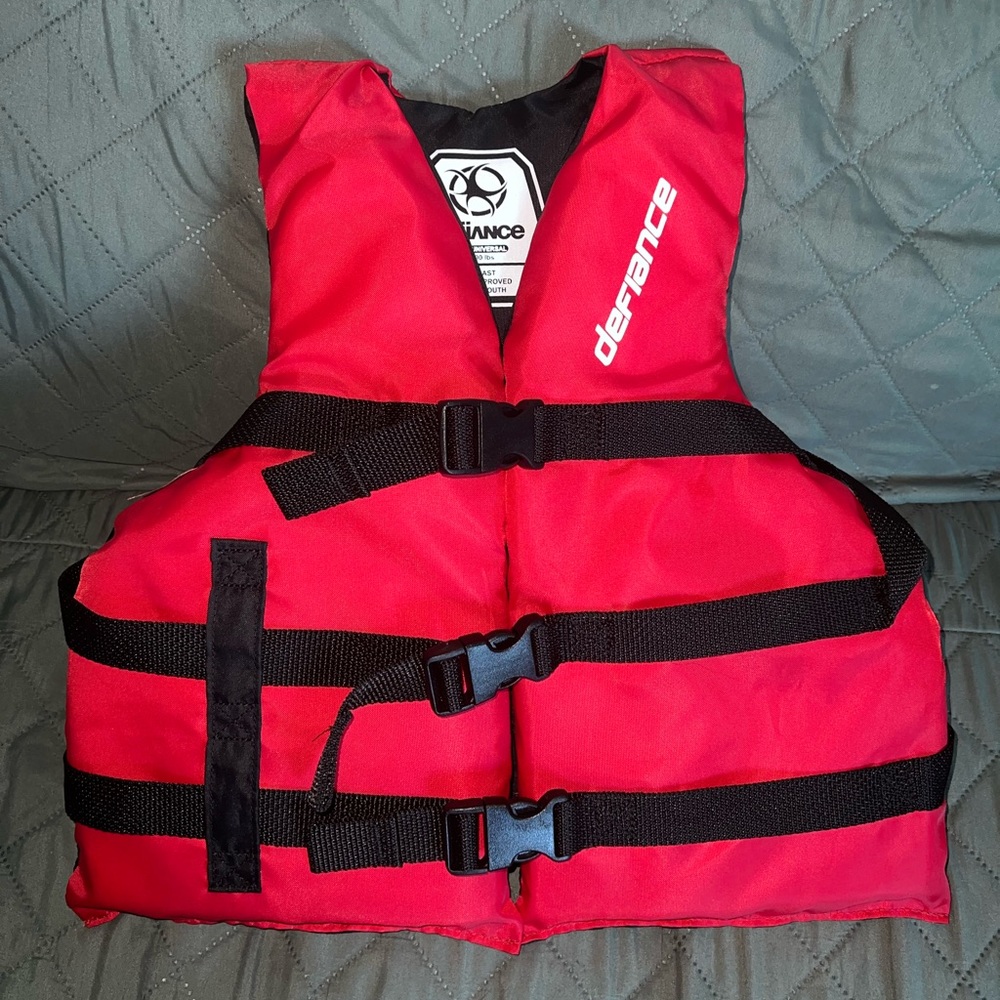 Defiance Universal Youth Flotation Vest